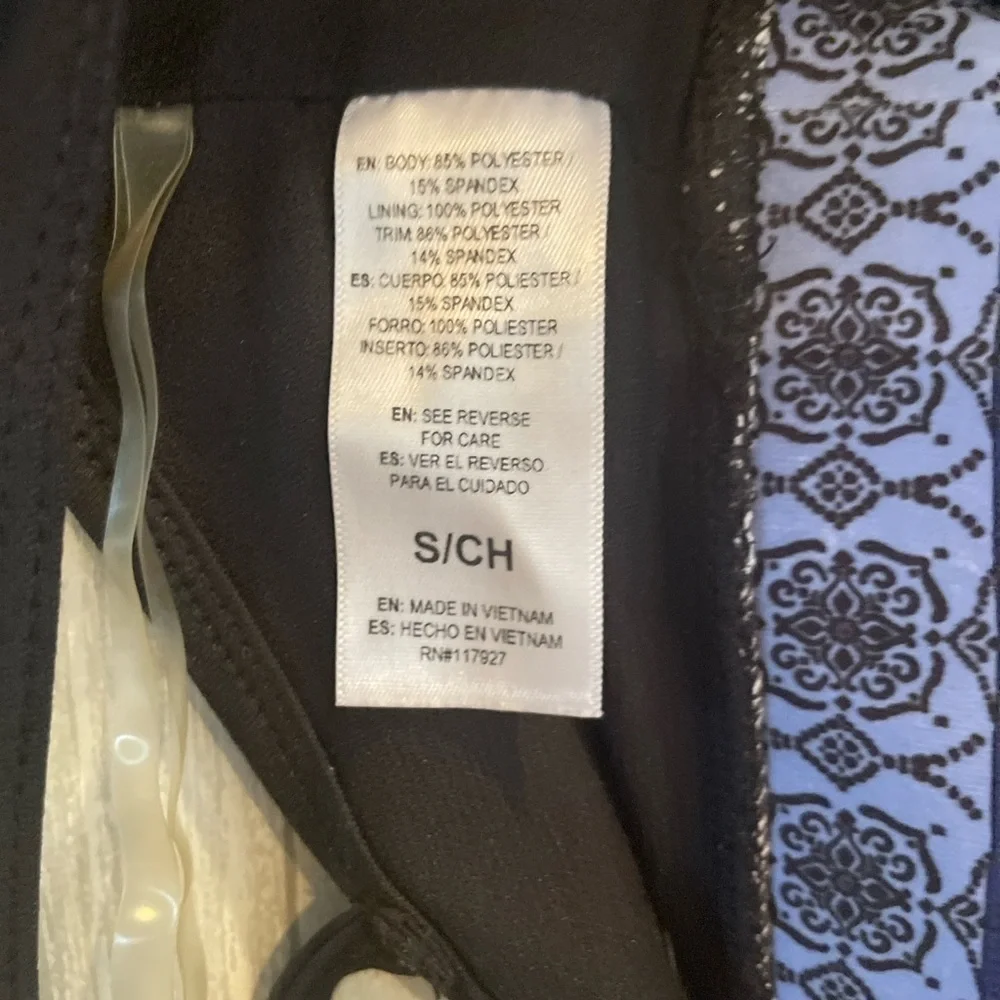 NWOT Gaiam -411 Purple & Black  Sports Bra Small
